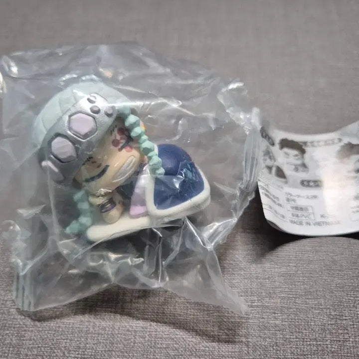 [BUNJANG] Demon Slayer Tengen Uzui Onemutan Figure (Sealed) / (미개봉) 귀멸의 칼날 우즈이 텐겐 오네무탄 피규어