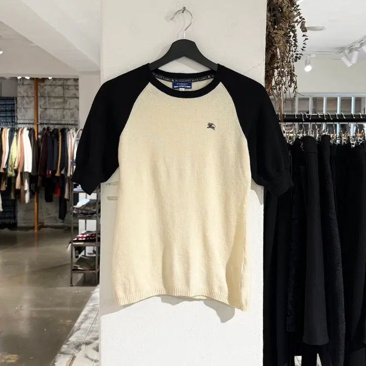 [BUNJANG] Burberry Blue Label Raglan Wool Half Knit / 버버리 블루라벨 블랙 아이보리 래글런 울 하프 니트
