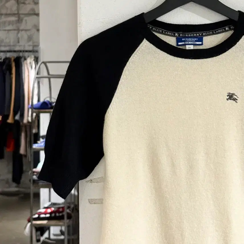 [BUNJANG] Burberry Blue Label Raglan Wool Half Knit / 버버리 블루라벨 블랙 아이보리 래글런 울 하프 니트