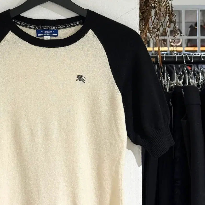 [BUNJANG] Burberry Blue Label Raglan Wool Half Knit / 버버리 블루라벨 블랙 아이보리 래글런 울 하프 니트