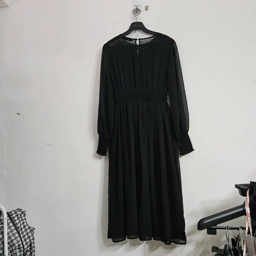 [BUNJANG] Black Flower Embroidered Long Dress / 블랙 플라워 자수 롱 원피스