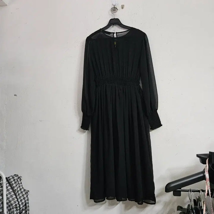 [BUNJANG] Black Flower Embroidered Long Dress / 블랙 플라워 자수 롱 원피스