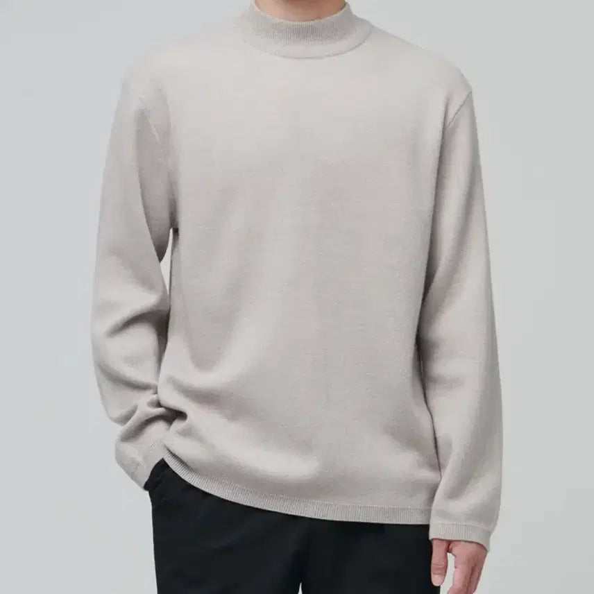 [BUNJANG] Uniqlo Mock Neck Long Sleeve Knit Mushroom (S) / 무탠다드 목폴라 긴팔 니트 머쉬룸(S)