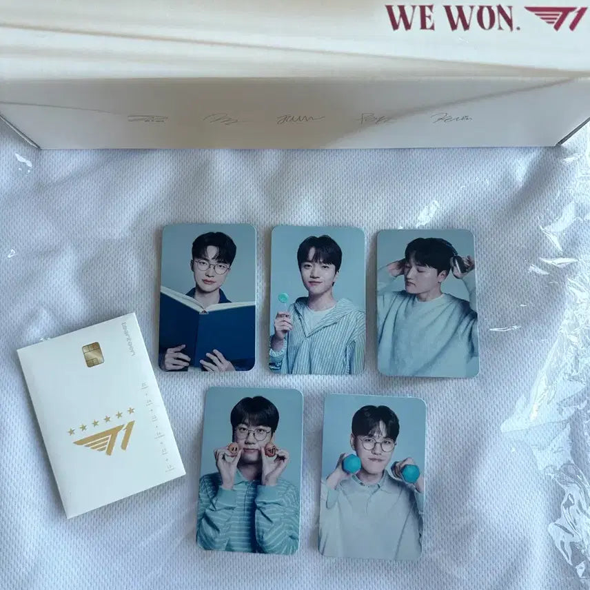 [BUNJANG] T1 League of Legends Player Lineup Long Mousepad + Photocard Set / 장패드(흰색) + T1 티원 우리은행 포토카드 개인5종