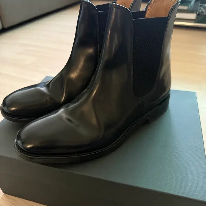 [SOLD OUT] Loake 로크 블랙 첼시 부츠 uk 7