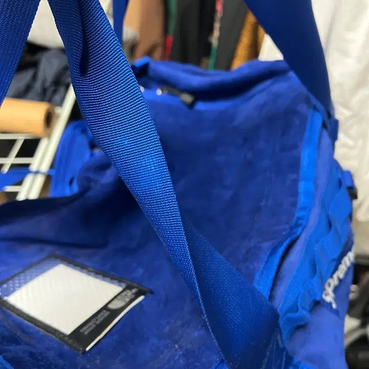 [BUNJANG] Supreme The North Face Suede Duffle Bag Shoulder Bag / 슈프림 노스페이스 스웨이드 더플백 숄더백 가방