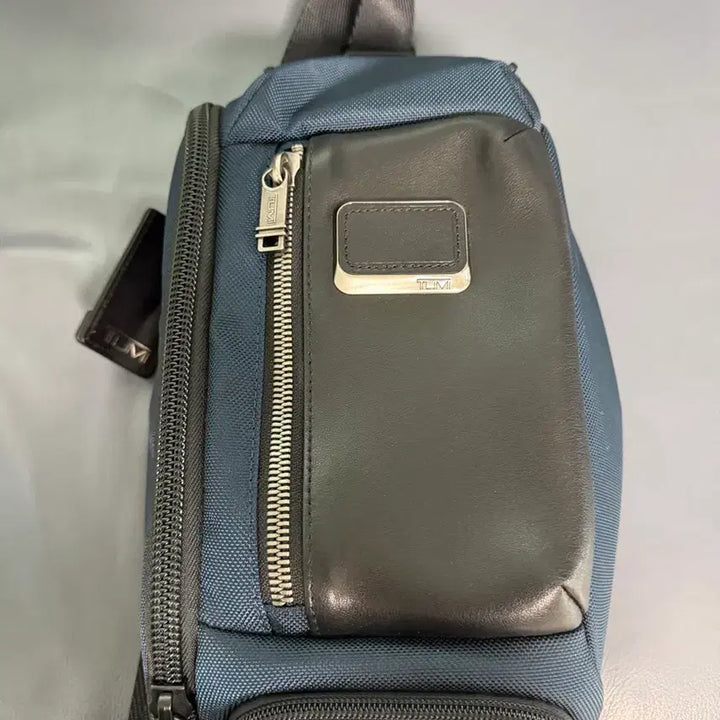 [BUNJANG] Tumi Sling Bag / 투미 슬링백
