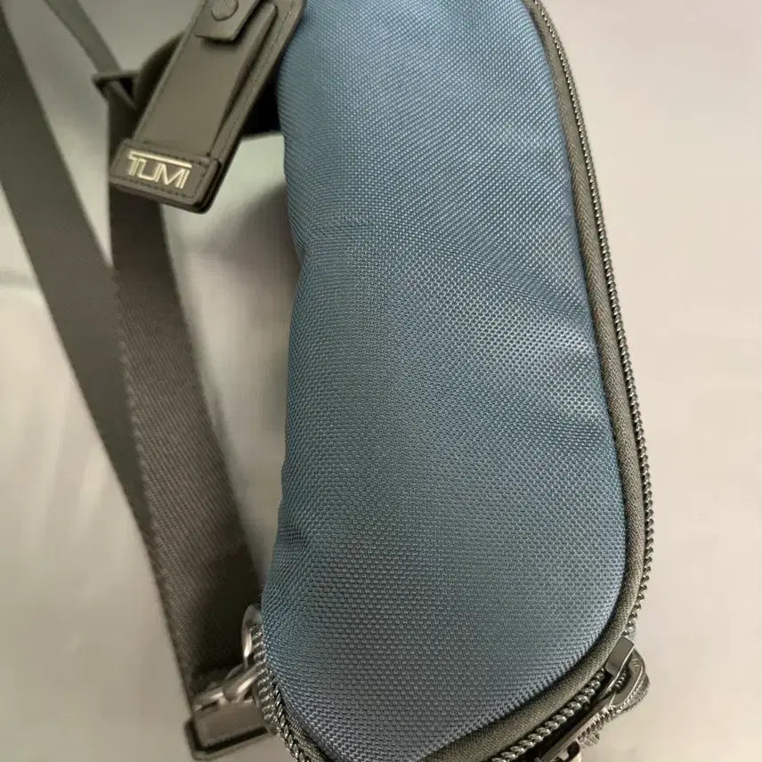 [BUNJANG] Tumi Sling Bag / 투미 슬링백