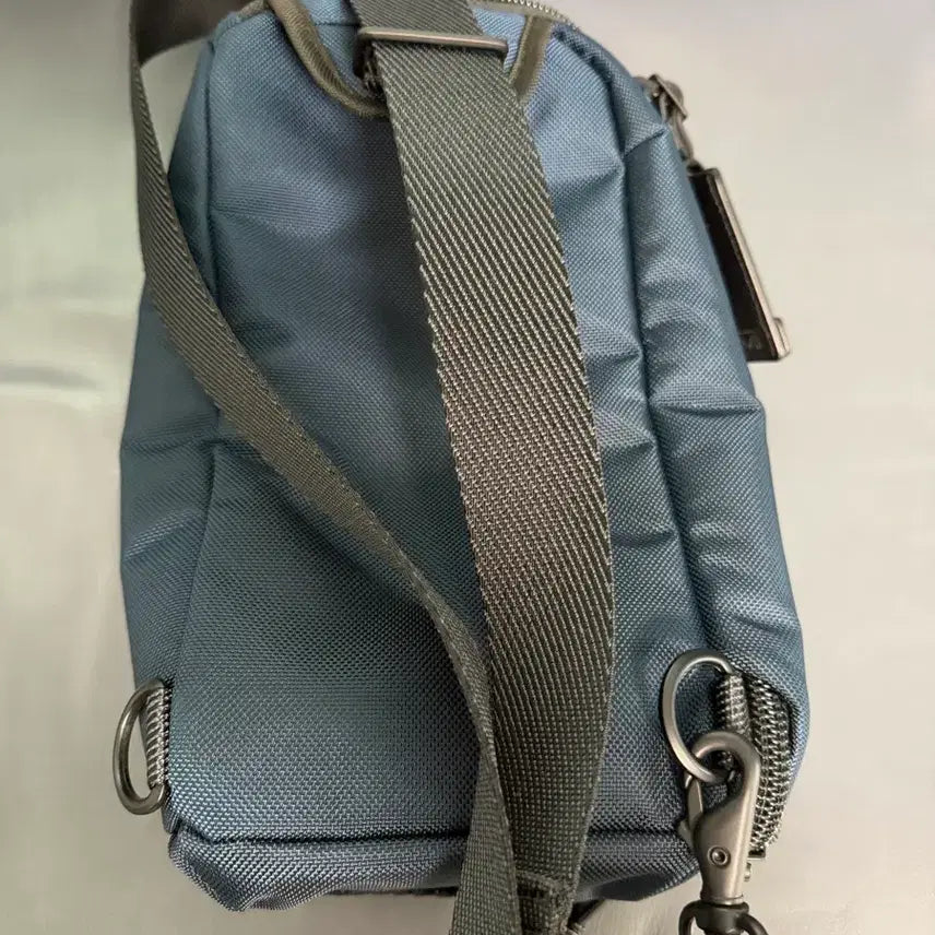 [BUNJANG] Tumi Sling Bag / 투미 슬링백