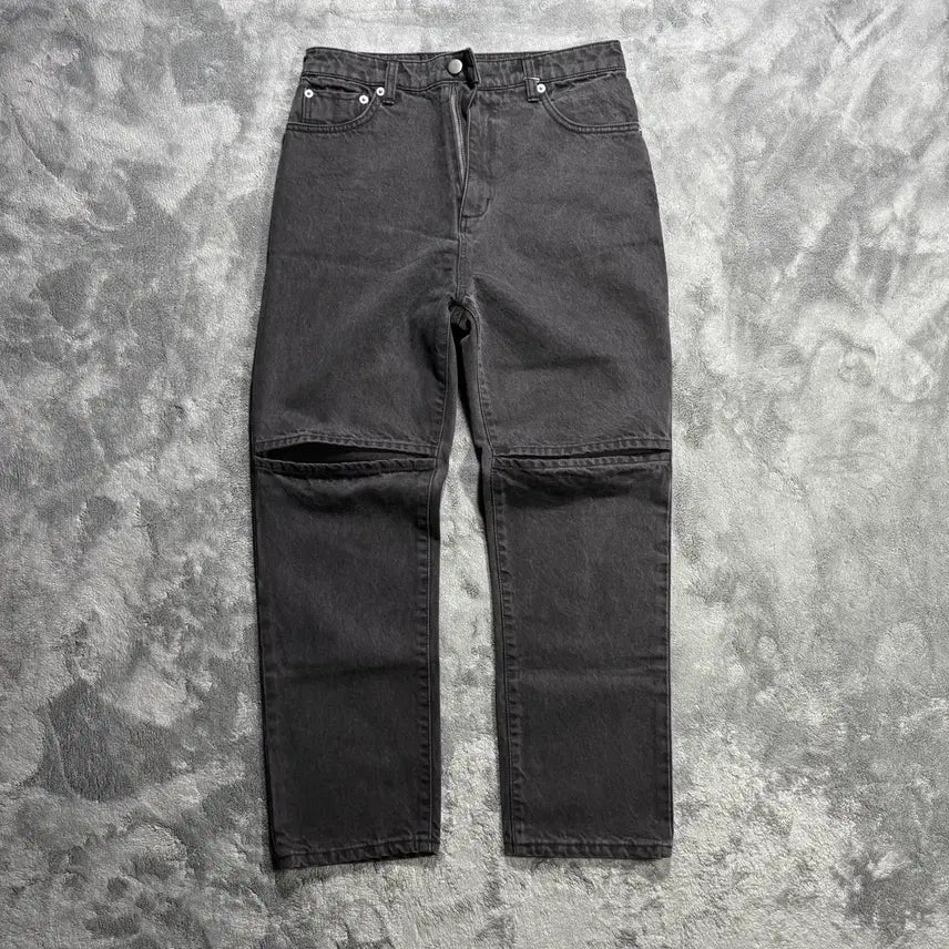 [BUNJANG] Birthday Suit Distressed Knee Denim Pants XS / 벌스데이수트 무릎 절개 데님팬츠 xs