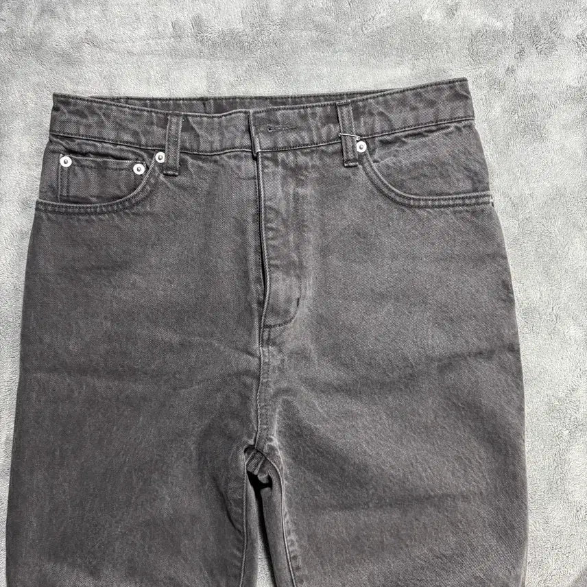 [BUNJANG] Birthday Suit Distressed Knee Denim Pants XS / 벌스데이수트 무릎 절개 데님팬츠 xs