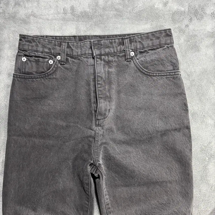 [BUNJANG] Birthday Suit Distressed Knee Denim Pants XS / 벌스데이수트 무릎 절개 데님팬츠 xs