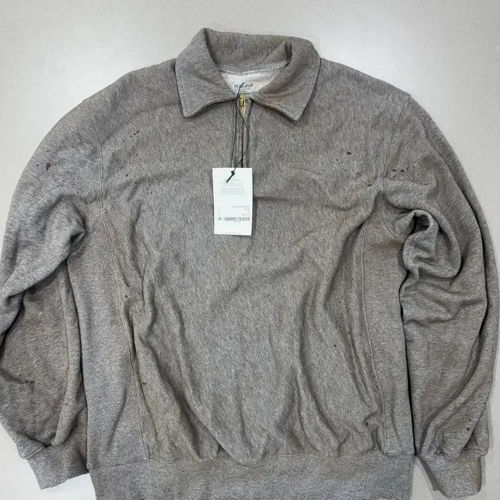 [BUNJANG] BEHEAVYER Distressed Quarter Zip Sweatshirt Dust Grey / BEHEAVYER DISTRESSED QUARTER ZIP SWEAT