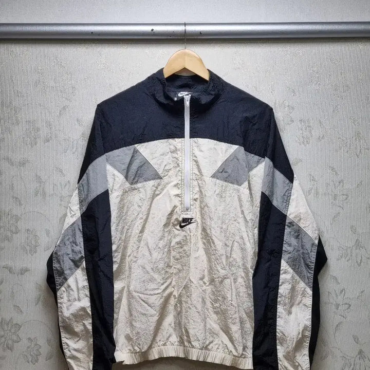 [BUNJANG] Nike Woven Anorak Beige/Black Nylon M / [m/95] 나이키 우븐 아노락
