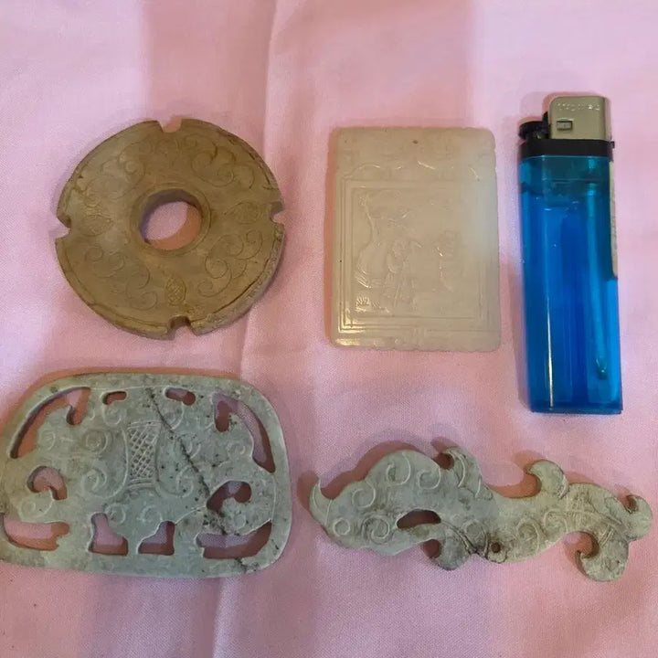 [BUNJANG] Set of 4 Antique Jade Pendants / 옛날 옥 페넌트레이스 4점
