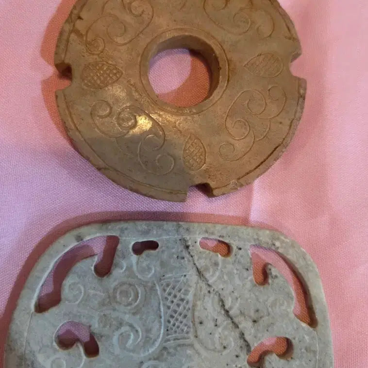 [BUNJANG] Set of 4 Antique Jade Pendants / 옛날 옥 페넌트레이스 4점