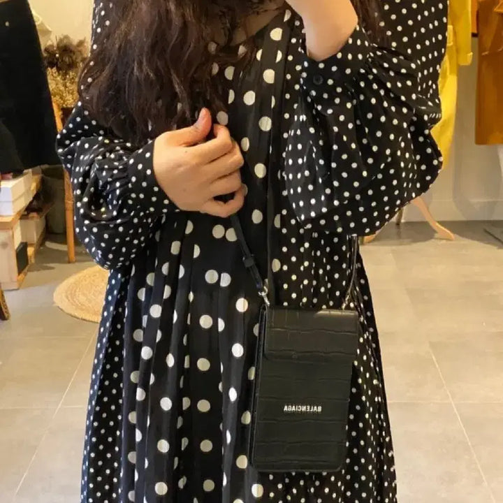 [BUNJANG] Balenciaga Crocodile Leather Phone Holder Mini Crossbody Bag / 발렌시아가 폰홀더 미니 레더 크로스백