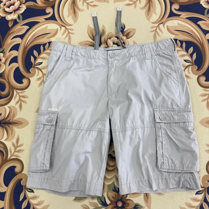 [BUNJANG] Calvin Klein Cotton Cargo Shorts (Light Grey) / (34)캘빈클라인 Calvinklein 코튼 카고 반바지(라이트그레이)