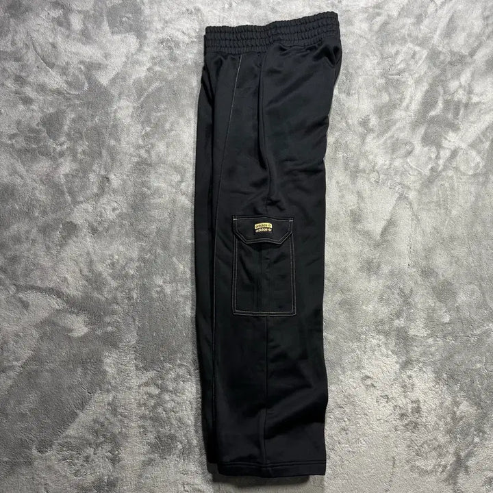 [BUNJANG] Adidas Black Wide Cargo Track Pants / 아디다스 블랙 와이드 카고 트랙 팬츠