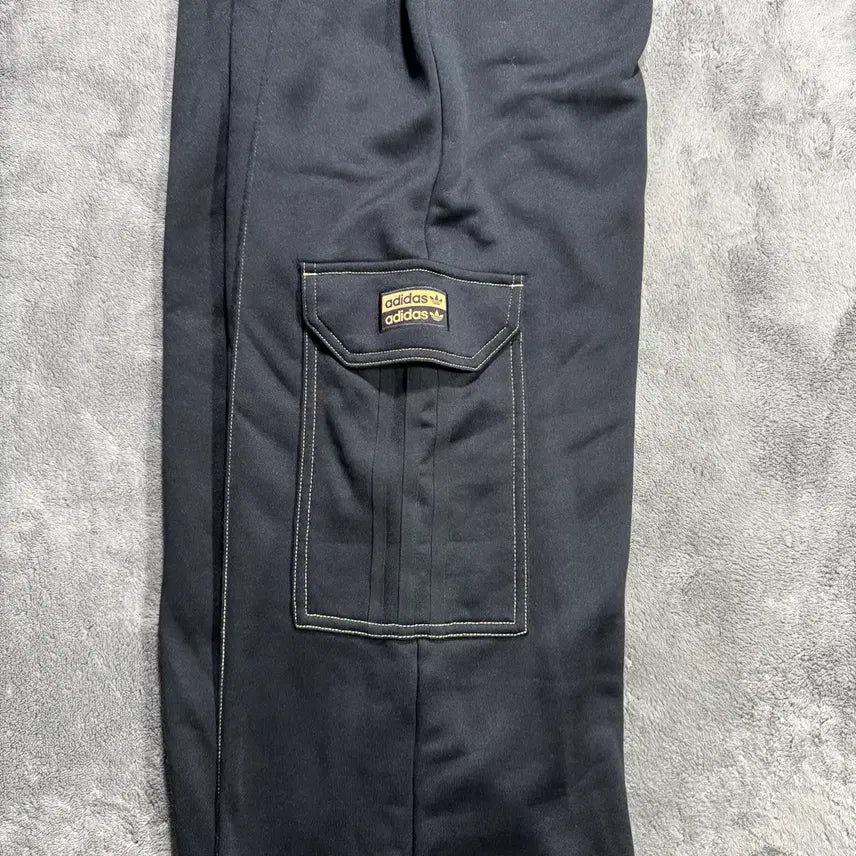 [BUNJANG] Adidas Black Wide Cargo Track Pants / 아디다스 블랙 와이드 카고 트랙 팬츠