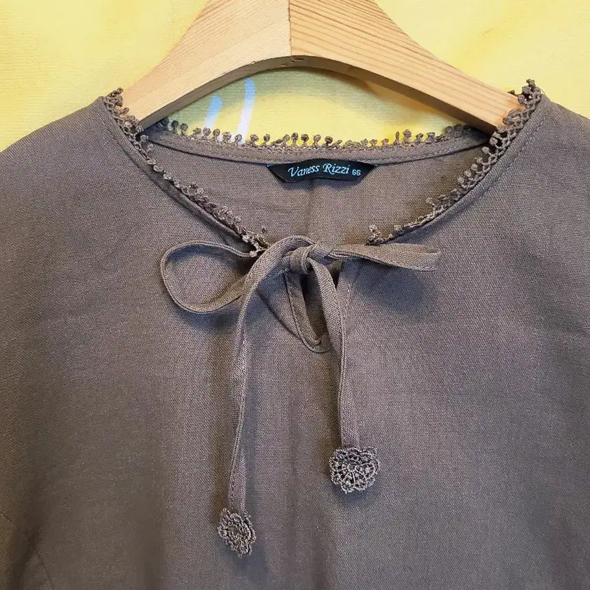 [BUNJANG] Vanessaritz 2024 Brown Embroidery Blouse Size 66 / 바네스리찌 2024 브라운 자수 블라우스66