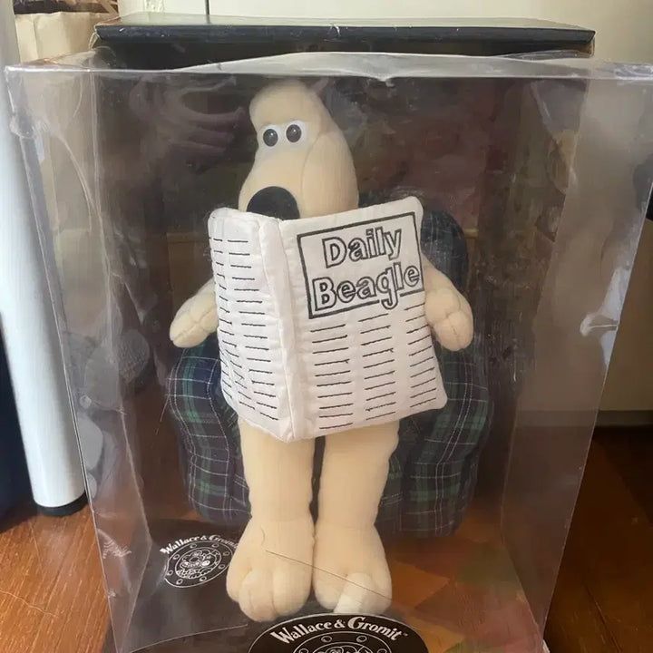 [BUNJANG] Wallace &amp; Gromit Classic Sofa Figure (Sealed, Full Box) / 월레스와그로밋 고전 소파 인형 풀박스 미개봉