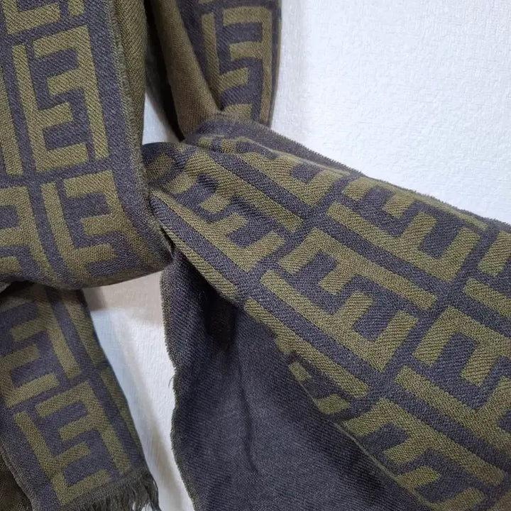 [BUNJANG] Fendi 100% Wool Scarf / 팬디 울100 머플러