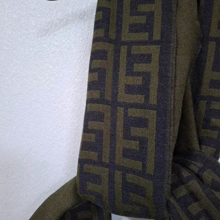 [BUNJANG] Fendi 100% Wool Scarf / 팬디 울100 머플러