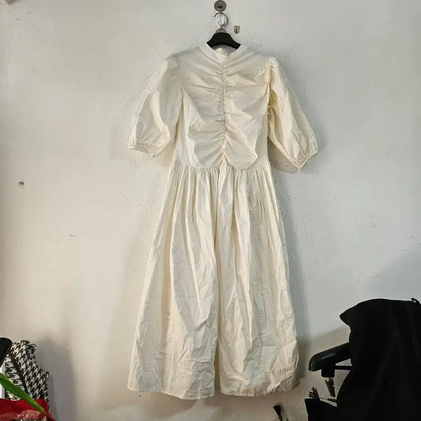 [BUNJANG] Ivory Puff Shirring Long Dress / 아이보리 퍼프 셔링 롱 원피