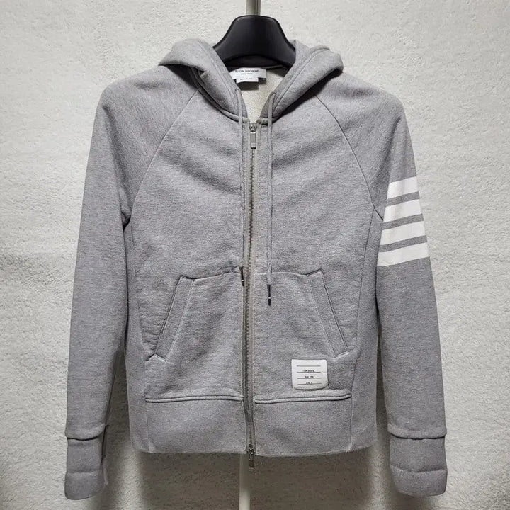 [BUNJANG] Thom Browne Signature Stripe Armband Hoodie Zip-Up / [정품] 2 / 톰브라운 사선완장 후드집업