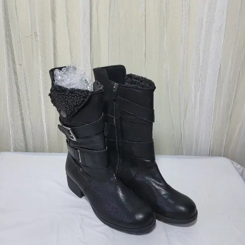 [BUNJANG] Black Fur Lined Ankle Boots / [새상품]블랙 털 안감 앵클 부츠245