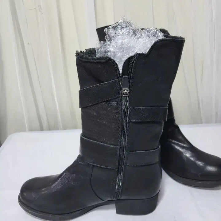 [BUNJANG] Black Fur Lined Ankle Boots / [새상품]블랙 털 안감 앵클 부츠245