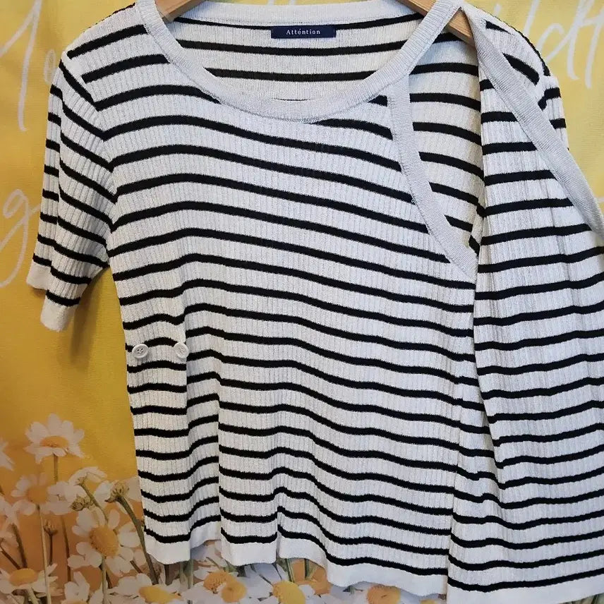 [BUNJANG] Attention White and Black Stripe Short Sleeve Knit Top / Attention 흰검 스트라이프 반팔 니트F