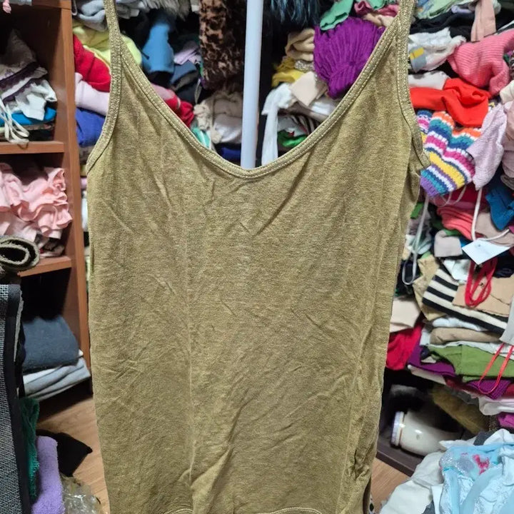 [BUNJANG] Isabel Marant Khaki Camisole V-Neck T-shirt / 이자벨마랑 카키색 끈나시 V넥 티셔츠