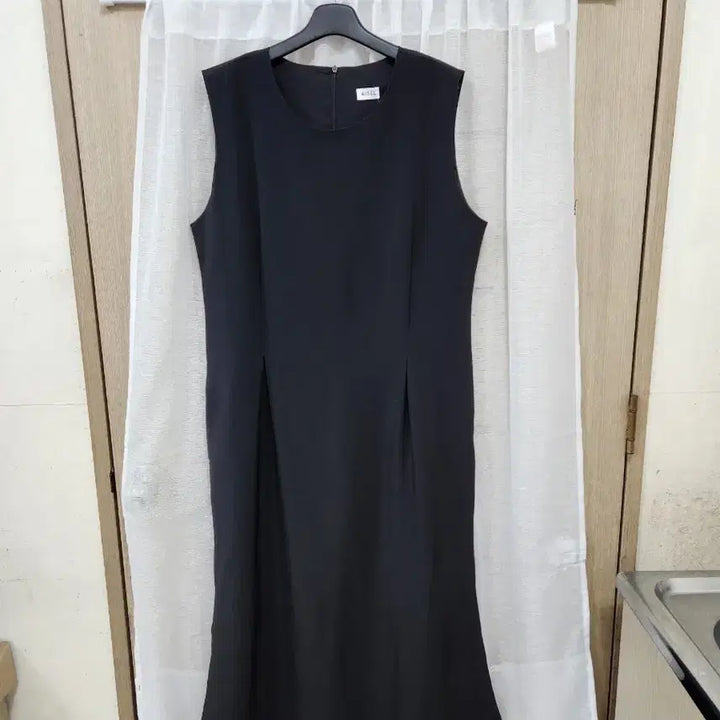 [BUNJANG] AISEL Black Sleeveless Long Dress / AISEL 검정색 민소매 원피스