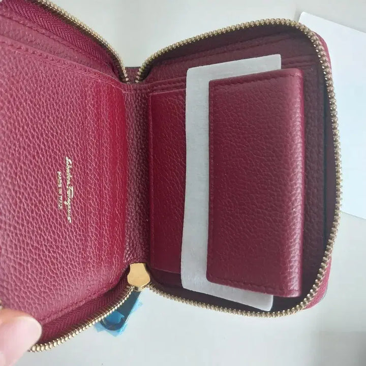 [BUNJANG] Salvatore Ferragamo Carmin Red Leather Bifold Wallet / 페라가모 반지갑 카민 컬러 새상품 풀박스
