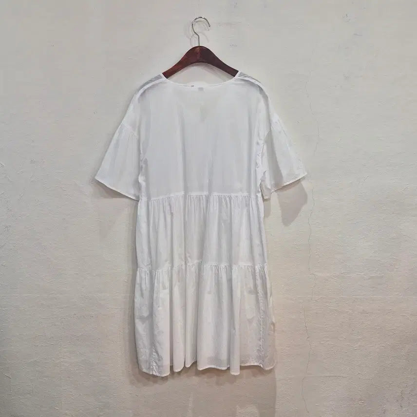 [BUNJANG] Uniqlo White Tiered Dress / 재팬 유니클로 화이트 티어드 원피스