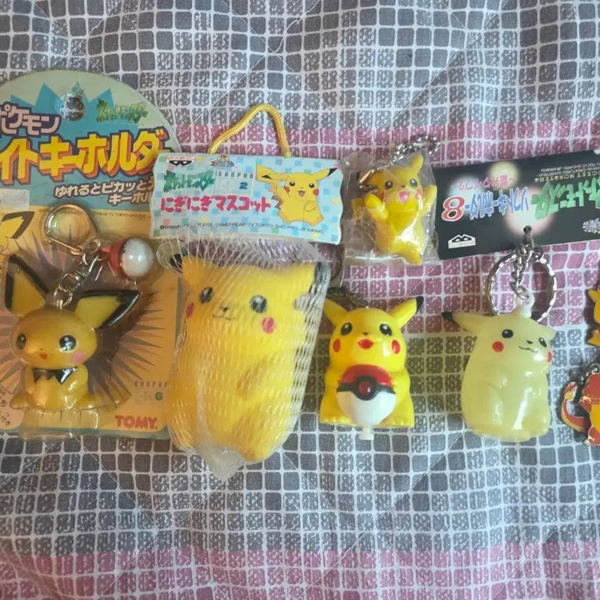 [BUNJANG] Classic Pokemon Pikachu Chubby Pikachu Keychain Holder Figure Set / 고전 포켓몬스터 1세대 피카츄 뚱카츄 키링 키홀더 인형 피규어 굿즈 모음