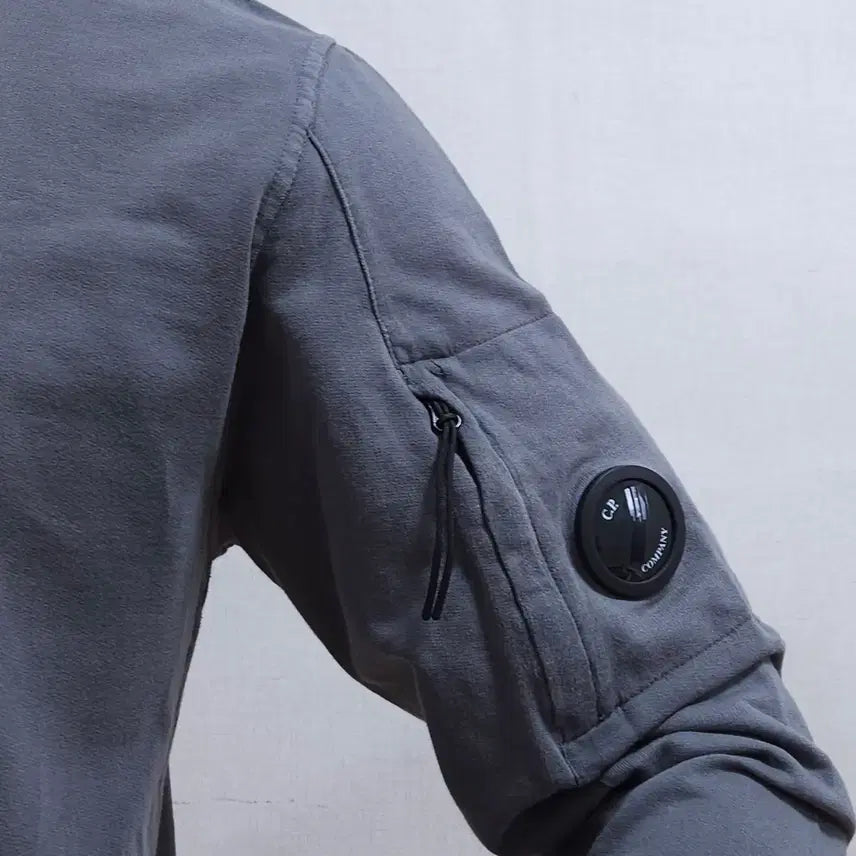 [BUNJANG] CP Company Sweatshirt Grey Size 105 / 씨피컴퍼니 Cp Company 맨투맨 그레이 105