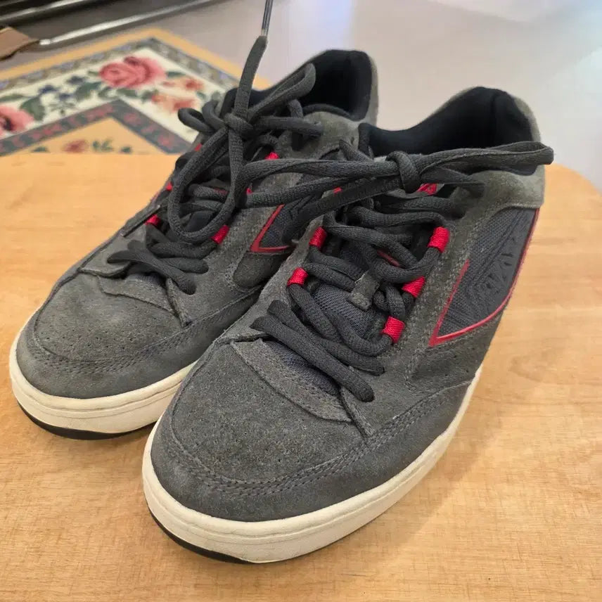 [BUNJANG] Vans 00s Skateboard Shoes (285) / 반스 00s 스케이트보드화 285