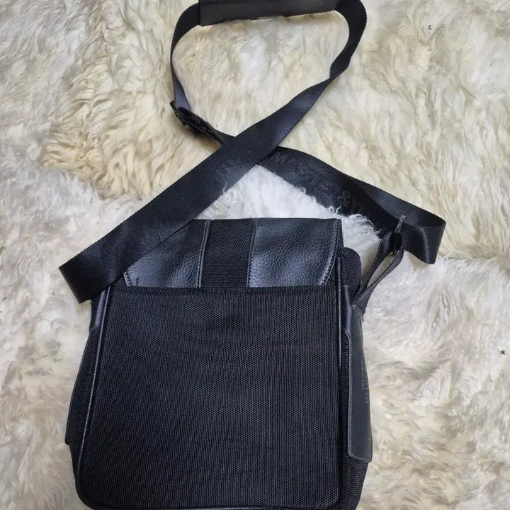 [BUNJANG] OUT MASTER Storage Bag / OUT MASTER 수납 가방