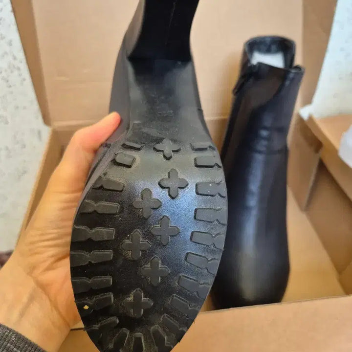 [BUNJANG] Black Ankle Boots with Side Zipper for Women / 블랙 앵클 부츠 지퍼 여성용