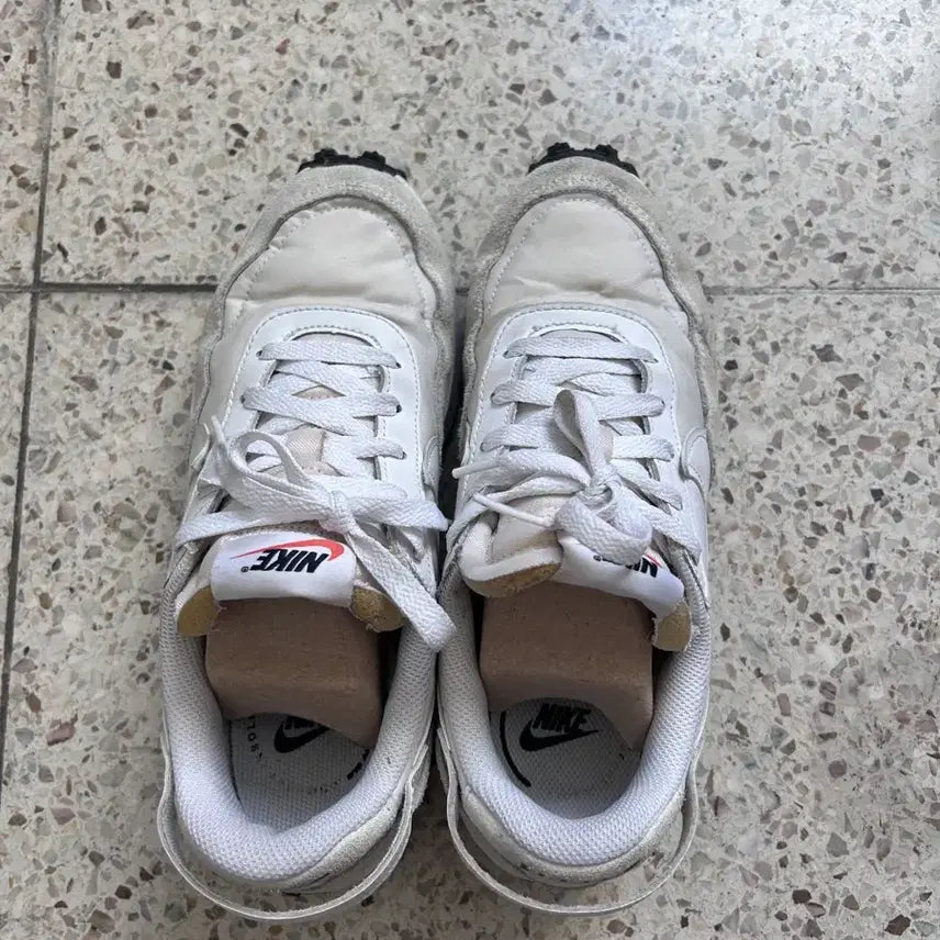 [BUNJANG] Nike Athletic Shoes and Sandals / 나이키 운동화 및 샌들