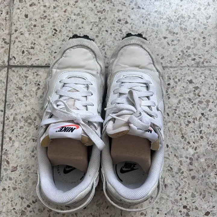 [BUNJANG] Nike Athletic Shoes and Sandals / 나이키 운동화 및 샌들