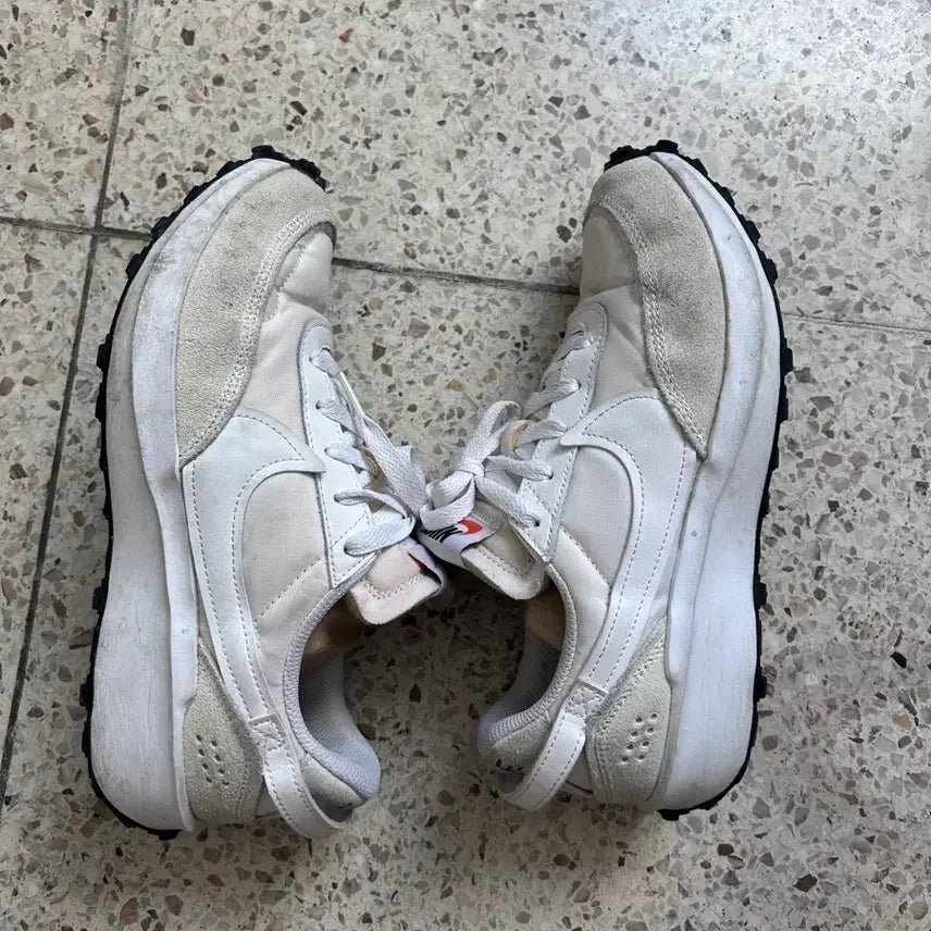 [BUNJANG] Nike Athletic Shoes and Sandals / 나이키 운동화 및 샌들