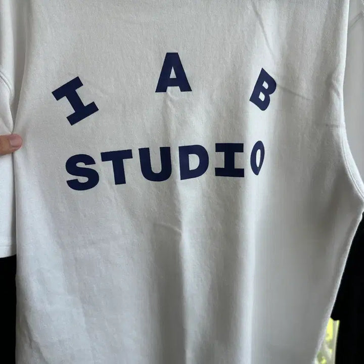 [BUNJANG] IAB Studio Short Sleeve T-Shirt Blue L Size / [아이앱스튜디오] 반팔 블루 L 사이즈