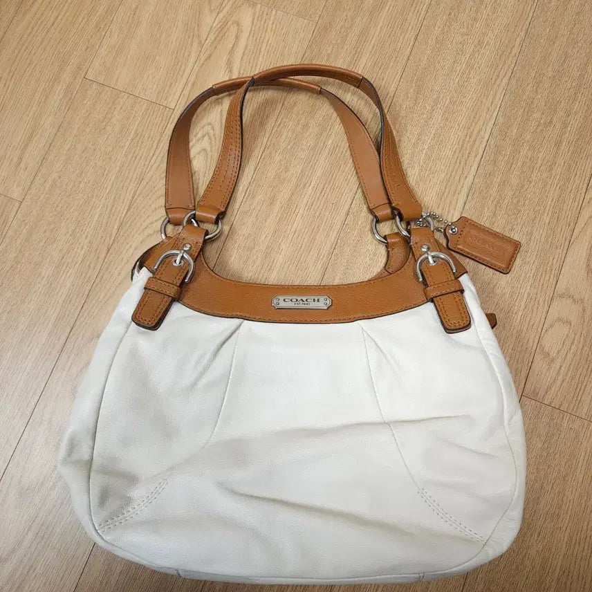 [BUNJANG] Coach Ivory Leather Shoulder Bag / 코치 아이보리 가죽 숄더백