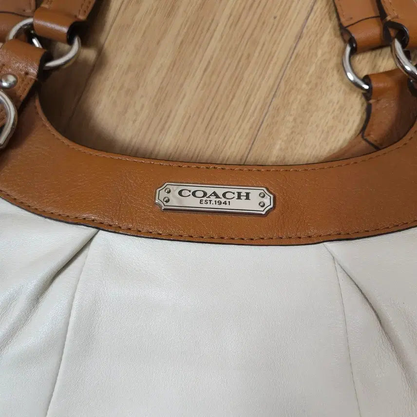 [BUNJANG] Coach Ivory Leather Shoulder Bag / 코치 아이보리 가죽 숄더백