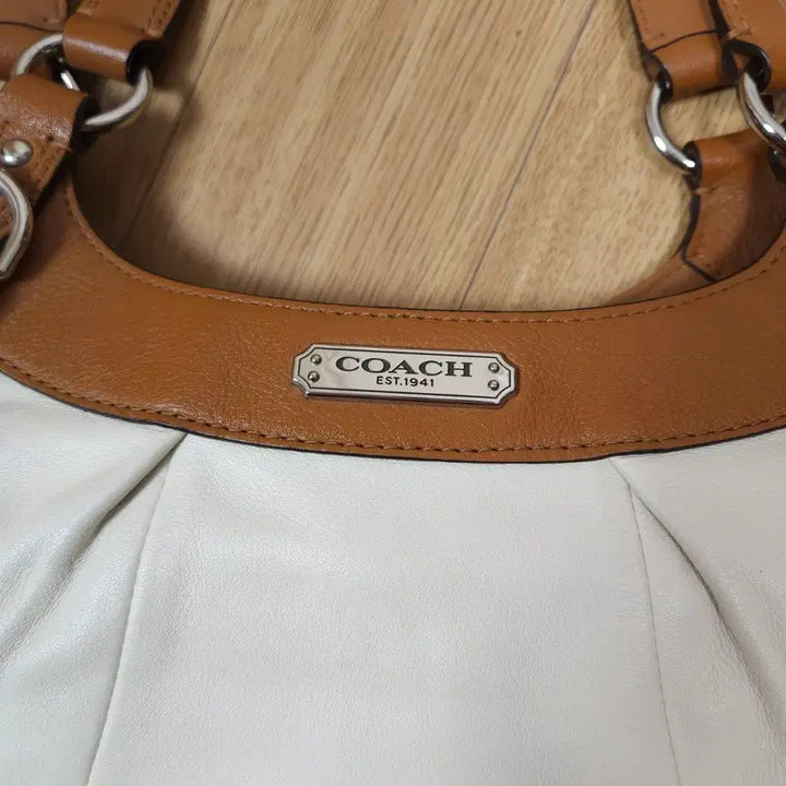 [BUNJANG] Coach Ivory Leather Shoulder Bag / 코치 아이보리 가죽 숄더백
