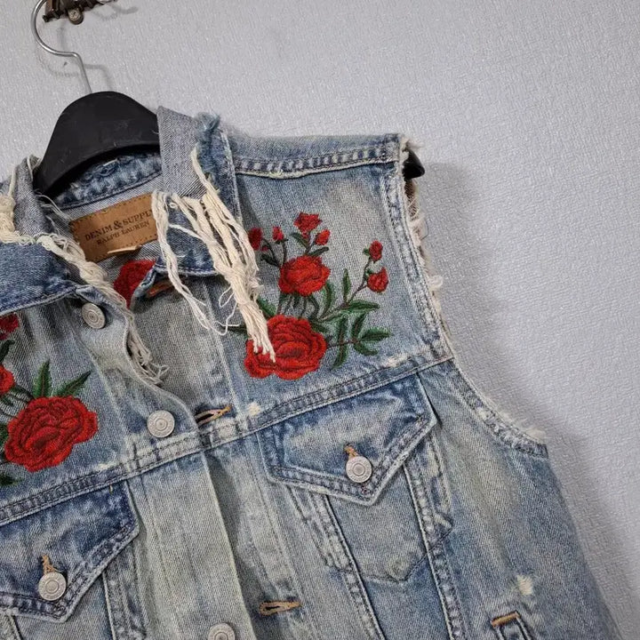 [BUNJANG] Denim &amp; Supply Ralph Lauren Rose Embroidered Denim Vest S / 데님앤서플라이 폴로 장미 자수 데님 베스트 S